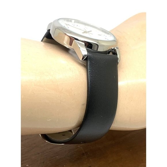 Timex Men's Watch TW2V05400 Quartz Indiglo White Dial Black Leather Band… - Picture 12 of 14